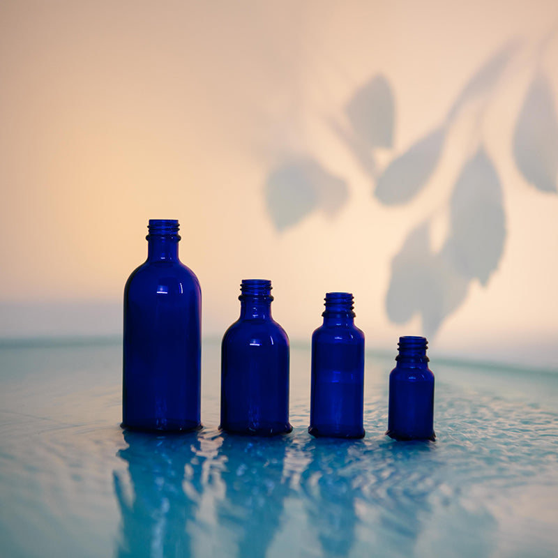 Flacon en verre bleu